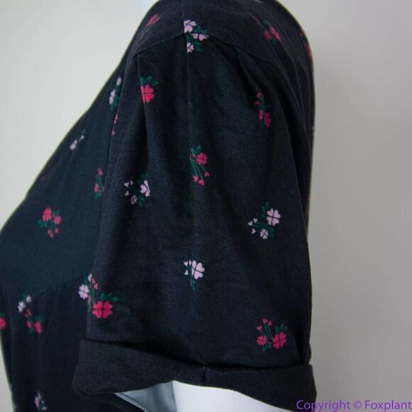 Unique Vintage ‎ Gwynnie Bee black floral print V neck with bow dress, 1X - Picture 12 of 16